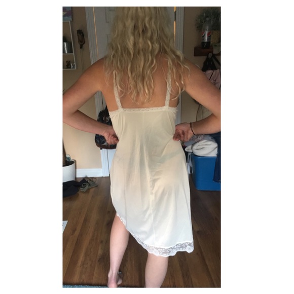 Night dress - Picture 2 of 3